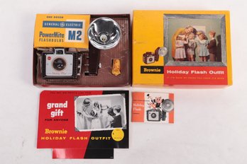 1950-60's Kodak Holiday Flashoutfit No 183L With Extras