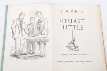 1945, E. B. WHITE , STUART LITTLE,  PICTURES BY GARTH WILLIAMS HARPER BROTHERS N.Y. & LONDON