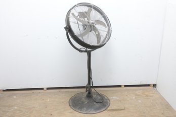 Utili Tech Floor Fan