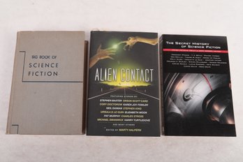 SCIENCE FICTION BOOKS, INCLUDING BIG BOOK OF SCI FI 1950.