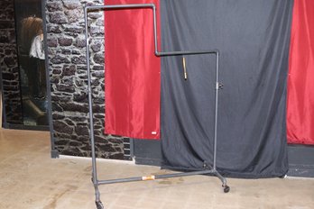 4ft Adjustable Rolling Clothes Rack