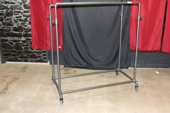 4ft Adjustable Rolling Clothes Rack