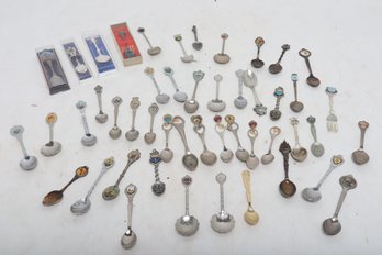 Large Grouping Of Vintage Souvenir Collectable Spoons