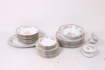 Group Of 32 FAIRFIELD Fine China Yung Shen Porcelain Dinnerware