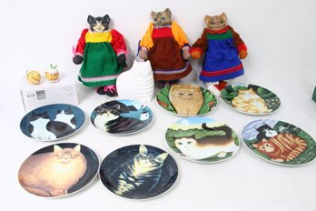 Department 56 Group Of Cats Plates By Martin Leman & 3 Cat Dolls By Scandia