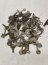 Lot Of Vintage & Antique Keys
