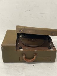 Vintage Waters Conley Military Green Record Player