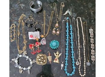 Lot Of Very Nice Costume Jewelry - Great For Use Or Retail