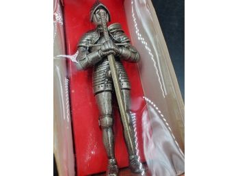 New In Box King Henry VII Foot Combat Armour 5.5' Metal Figurine