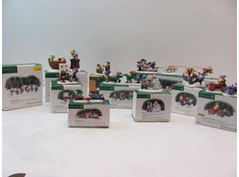 Department 56 North Pole Series Lot Of Village Accessories