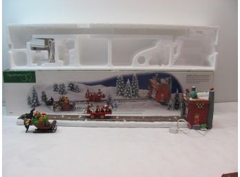 1998 Department 56 North Pole Series Loading The Sleigh No. 52732