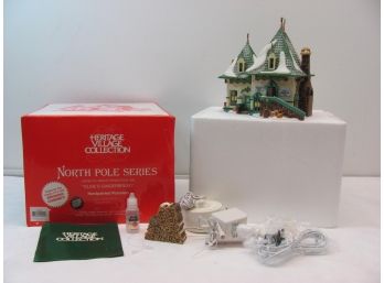 1998 Department 56 North Pole Series Elsie's Gingerbread With Smoking Chimney No 56398