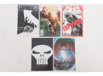 Lot Of 5 Comic Books 52 Wk 9 52 Wk 7 DkIII Book Three Street Fighter And Punisher