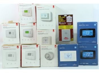 Large Group Of 12 Thermostats  Includes Honeywell And Emerson