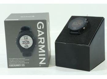 Garmin Forerunner 935 GPS Triathlon / Running / Multisport Watch With Charger Never Used