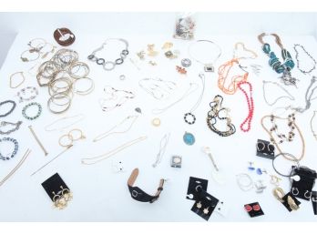 Pre Owned Costume Jewelry Grouping