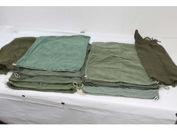 Box Lot Military Green Cinching Top Sacks/laundry Bags & Two Pieces Of Green Mesh Fabric