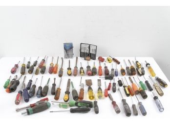 Large Grouping Of Screw Drivers Various Sizes