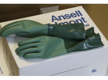 Ansell Scorpio 08-352 Chemical Resistant Gloves  8 Dozen Pairs (96 Pairs)