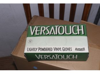 Ansell VersaTouch Lightly Powdered Vinyl Gloves 34-700-M And 34-700-L (600 Gloves)