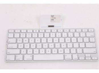 Genuine Apple Ipad Iphone Keyboard Dock 1st & 2nd Generation Compatible - Model A1359