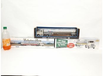 Lot Of (3) Mobil Oil Toy Tanker Trucks Battery Operated 1/43 Scale In Original Boxes Excellent Condition