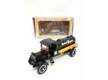 Vintage Tonkin Mobiloil 'BB' 1931 Kenworth Mobile Oil Gas Truck Die Cast Metal In Original Box
