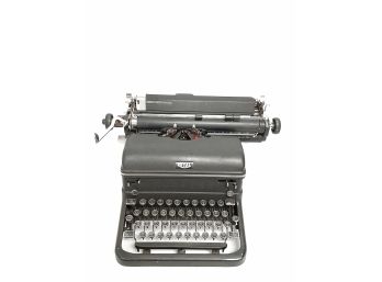 Vintage Royal Touch Control Typewriter In Excellent Condition - Original