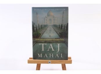 Taj Mahal By Diana And Michael Preston - First Edition 2007