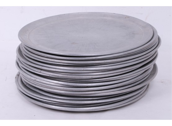 29 Round Aluminum 14' Pizza Plates