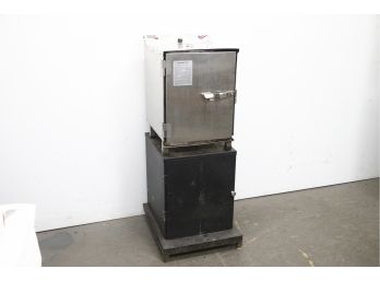 Cook Shack Smoker  Model 009 With Stand