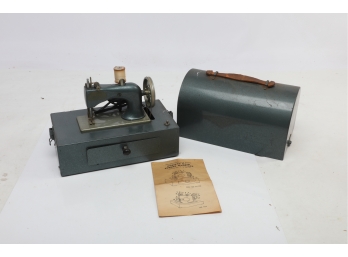 Circa 1950's Puritan Maid Bay State Products Children's Sewing Machine Model 73E - 40