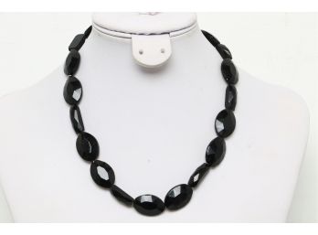 16' Vintage Gold Filled And Black Glass Ladies Necklace