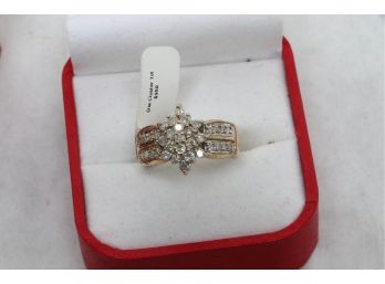 10 Kt Gold 1 Ct Diamond Cluster Ladies Ring Retail $ 950.00 Size 7