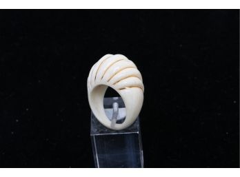 14k Gold And Ivory Ladies Ring  Size 5.75