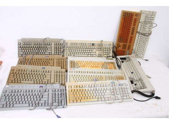 Group Of 11 Sony, IBM And Other Vintage Computer Keyboards