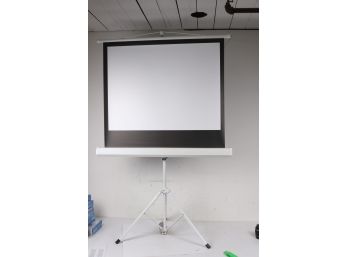 PYLE HOME PRJTP42 Floor-Standing Portable Tripod Projector Screen (40')