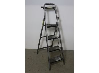 Gorilla Tricam 4-Step Step Ladder Model 01-24001-01