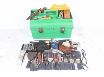 Green Plastic Toolbox Full Of Tools *see Pictures For What's Included*