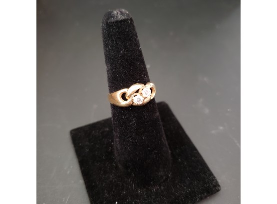 Solid 14k Yellow Gold Ring With 2 Clear Cz's Chain Design - Size 7