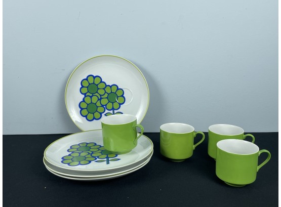 4 Snackplates And Cups, Circa 1970
