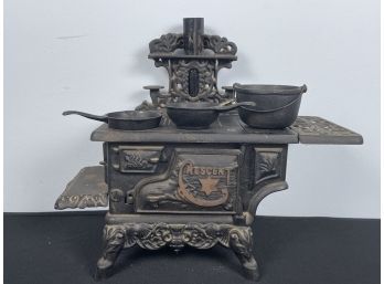 Crescent Toy Model Cast Iron Stove And Accessories
