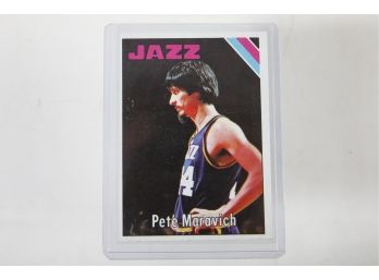 1975 Topps Basketball - Pete Maravich - In Top Loader - NM