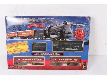 Eztec North Pole Express 29 Piece Christmas Red Train Set Battery Operated