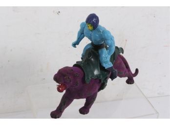 Vintage 1982 He-Man Master Of The Universe Purple Panther & Skeletor Figure