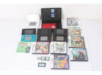 Group Of Nintendo DS/3DS Items Including 5 Systems 14 Games