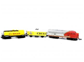 Minitrix Santa Fe 510 N Scale Locomotive And 2 Train Cars