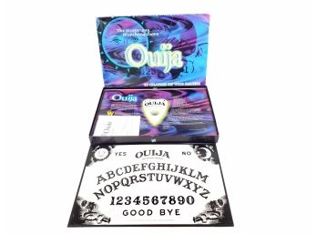 1998 Parker Bros. Glow In The Dark Quija Board