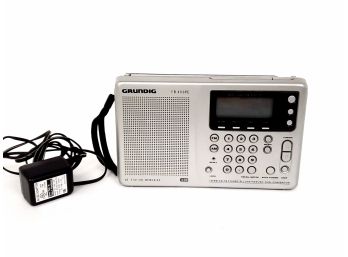 Grundig Yacht Boy 400 AM/FM Shortwave World Radio Receiver YB 400PE  With Adaptor