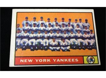 Vintage 1961 Tops #228 New York Yankees Team Card